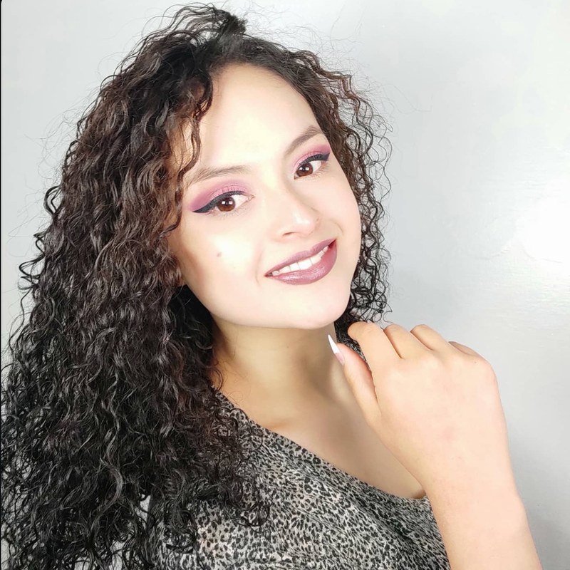 Sofía Castillo, founder and editor of Cuidados Femeninos